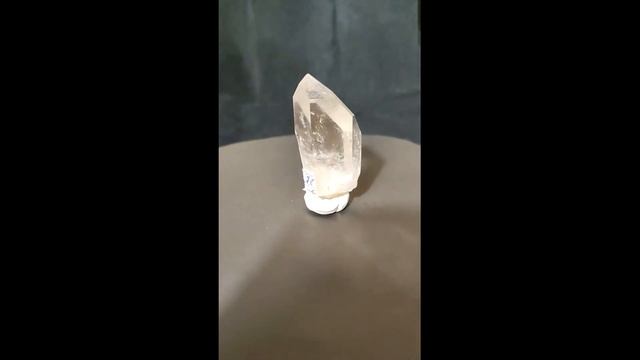 минерал Горный хрусталь 3х3х6 см смотреть онлайн