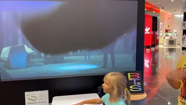 БРАТЬЯ ХОТЯТ НОВЫЙ КОМПЬЮТЕР. ЧЕРНАЯ ПЯТНИЦА И БРОС ШОУ смотреть онлайн