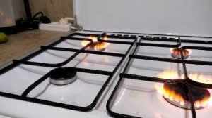 Почему газ горит красно-оранжевым цветом?