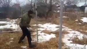 Как забить в землю столб за 1 минуту