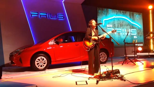 Natalia Lafourcade - En el 2000 (presentación Toyota Prius 2016) смотреть онлайн