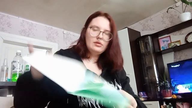 (НЕ) ЭСТЕТИЧНАЯ УБОРКА МОЕГО РАБОЧЕГО СТОЛА/СМОТРИМ РИСУНКИ смотреть онлайн