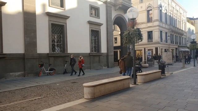 Италия Жасмин Падуя Диор карандаш для бровей,зеркало долчегаббана смотреть онлайн