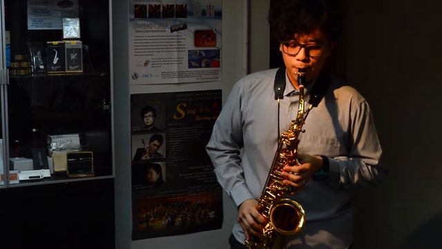 Rock Me, Jacky Leung playing Forestone (Japan) Saxophone смотреть онлайн