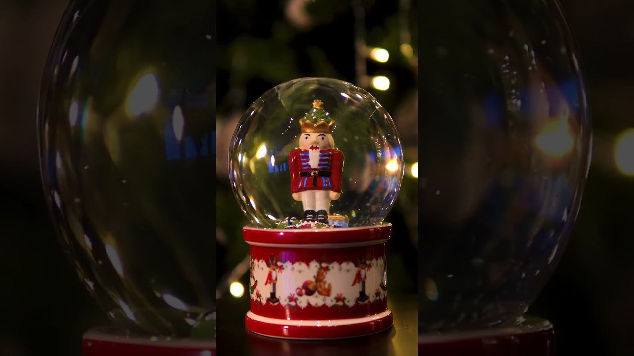 Фарфоровый снежный шар «Щелкунчик» из коллекции Christmas Toy’s станет идеальным подарком✨ смотреть онлайн