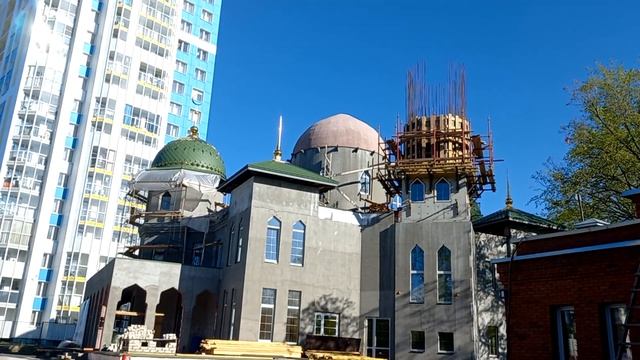 Строительство Краевой Соборной мечети г.Перми (Бульвар Гагарина 74а) Подымаем минареты 2. смотреть онлайн