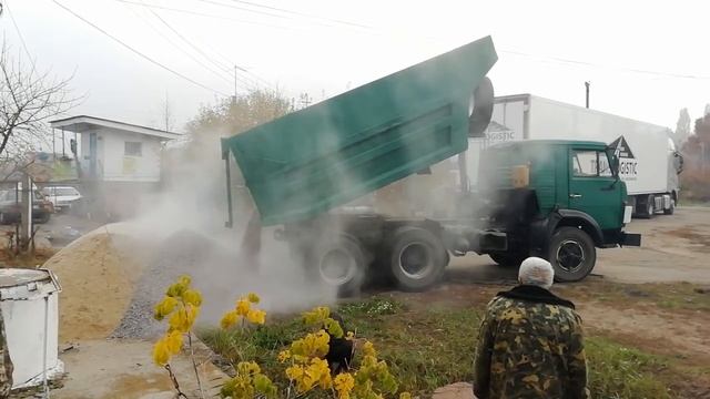 Выгрузка щебня. смотреть онлайн