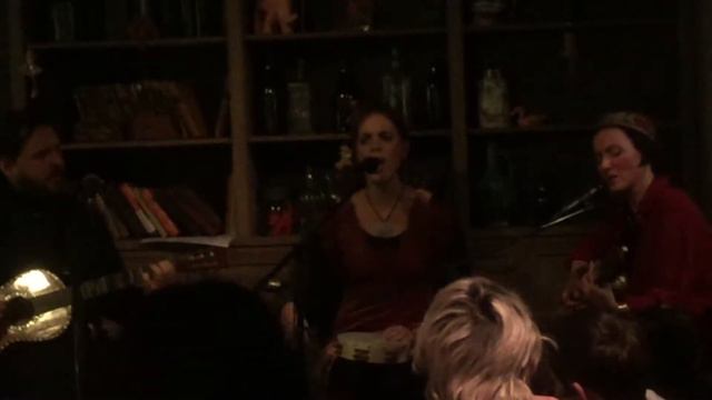 Анна Хвостенко , Олег Бойко, Франческа Лаццарин "Конь унес любимого" смотреть онлайн