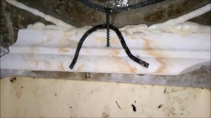 Как собрать воду со стены