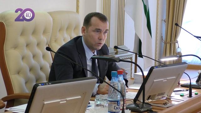 Вадим Шумков решил привлечь крупные компании к ремонту и строительству детсадов,школ,больниц и пр смотреть онлайн