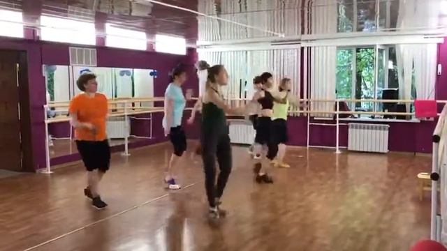 Провожу урок Зумба смотреть онлайн