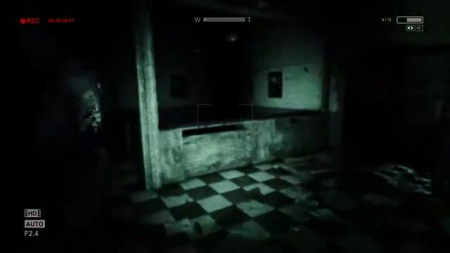 Outlast: Chris Walker Chase in Sprinklers System смотреть онлайн