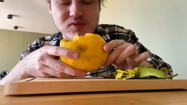 КУШАЮ МАНГО! Показываю КАК ПРАВИЛЬНО ЧИСТИТЬ МАНГО. смотреть онлайн