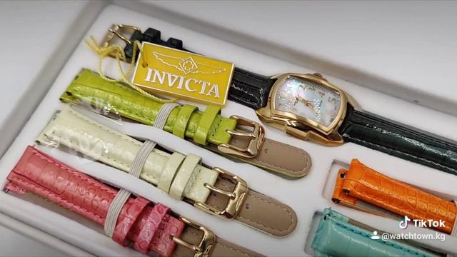 Женские прямоугольные часы Invicta в наборе. покрыты золотом 750 пробы. Перламутровый циферблат. смотреть онлайн