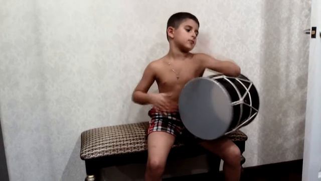 VID 20180725 19344125.07.2018. Тристан любит стучать в барабан смотреть онлайн