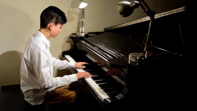 Zeno performing Chopin's Nocturne C sharp minor, Op posth on the piano. смотреть онлайн