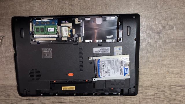 Acer Aspire 5750G Disassembly - Keyboard Replacement - Upgrade Ram And HDD