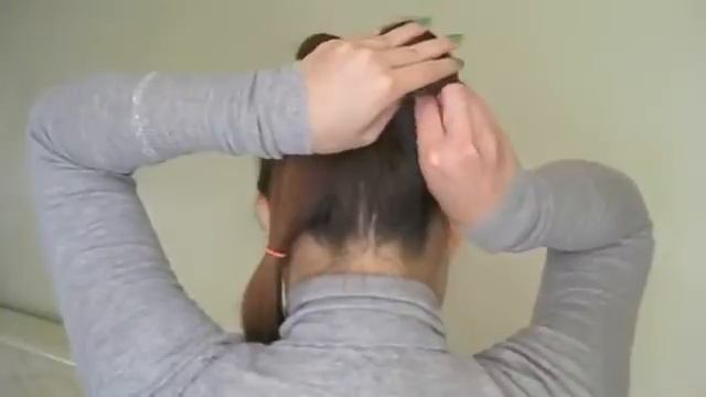 Бант из длинных волос - Hair Bow Tutorial for Long Hair смотреть онлайн