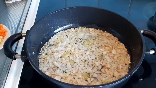 Тефтели в томатном соусе. Тефтели с рисом. Домашний рецепт. смотреть онлайн