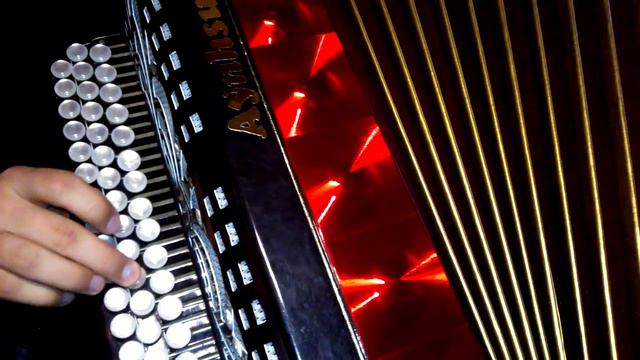 НА БАЯНЕ БАТАРЕЙКА смотреть онлайн