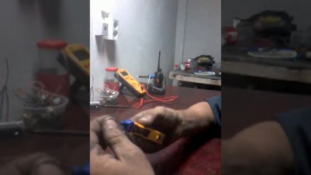 Найти скрытую проводку на скорую руку.find the cable under the plaster. смотреть онлайн