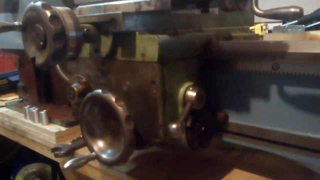 Токарный станок EMU 200, Lathe . Установил зубчатую рейку. смотреть онлайн