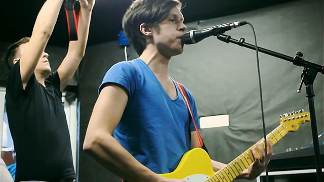 The Postcards - Падаем вниз (live) [HD] смотреть онлайн