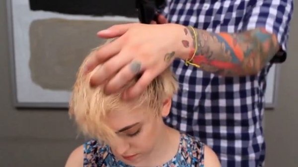 Эластик гель для матовых подвижных текстур Davines More inside Medium Hold Finishing Gum