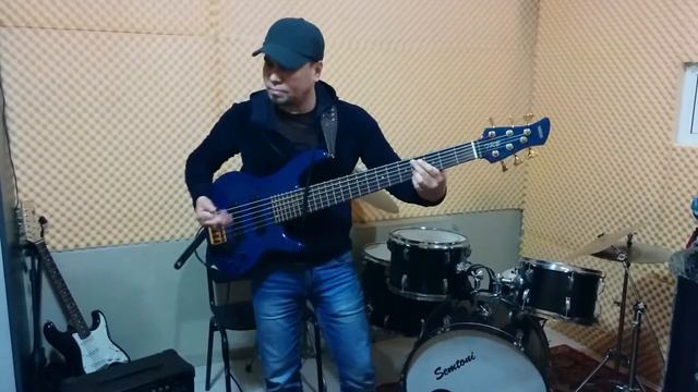 Бас гитарист  МузАрт | Yamaha TBR 6