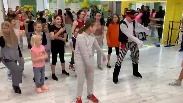 День Рождения Киви Дэнс! Нам 6 лет! смотреть онлайн