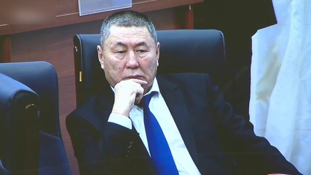 Омурбек Текебаев чимкириктерди тизип койду бирок жоо кеткен сон кылычынарды, б-ко чапкыла дейтго . смотреть онлайн