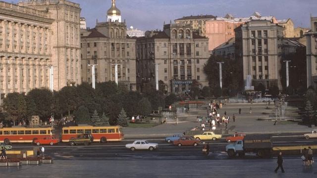 Kiev Waltz/Київський Вальс [ENG/UA] смотреть онлайн