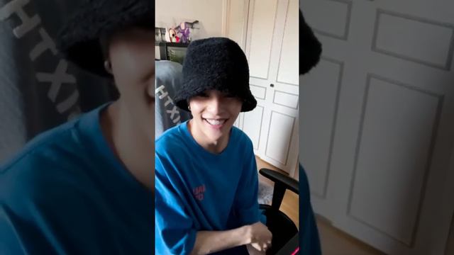 [IG LIVE] yangyang_x2 (03/08/2021) | YangYang WayV Instagram live with Ten & Lucas & Xiaojun смотреть онлайн