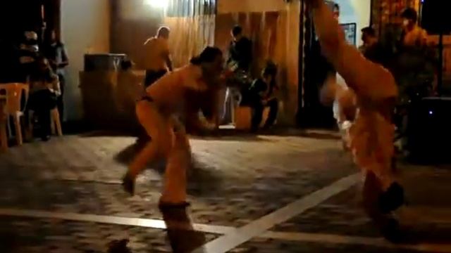 Esibizione dello spettacolare GRUPO DE CAPOEIRA-GINGA CAMARA' смотреть онлайн
