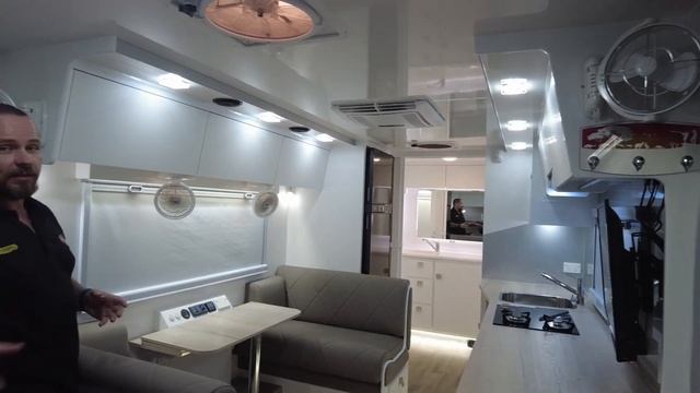 Sunland Caravans 21'6 Phoenix смотреть онлайн