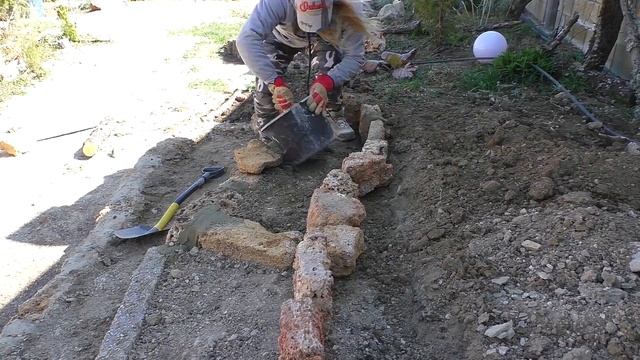 Садовый водопад своими руками. День 2. Делаем ступени. смотреть онлайн