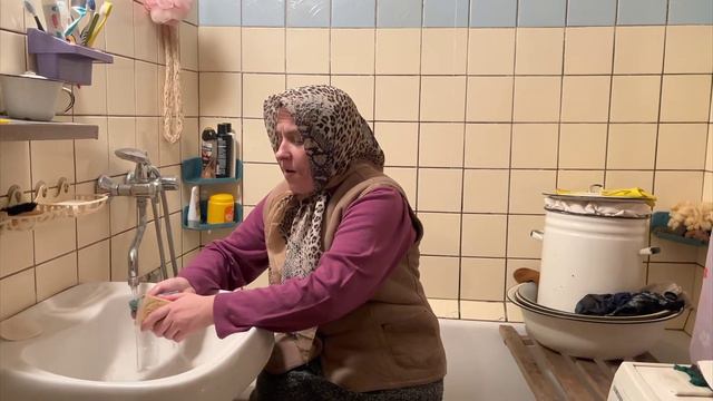 Бабуля, внук и прятки смотреть онлайн