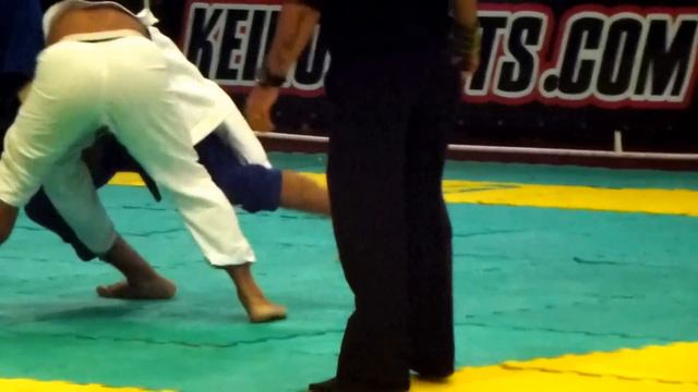 Felipe Souza vs Bruno Alves - IBJJF Master and Senior 2012 - Black Master 1 - Light смотреть онлайн
