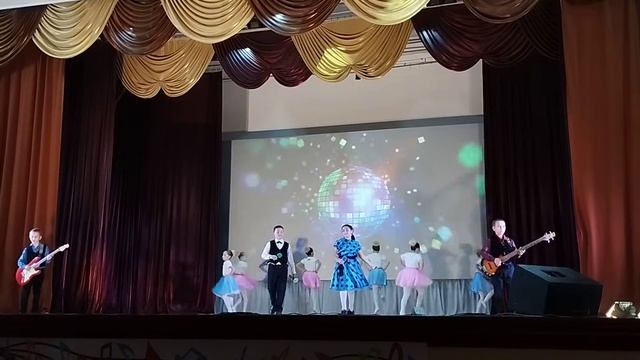 На соседней улице.Кружок эстрадной песни"Вдохновение". ДК Журавское. смотреть онлайн