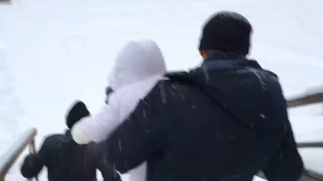 Идём с катания на тюбингах по реке Нягань-Юган довольные) 06.03.18 смотреть онлайн
