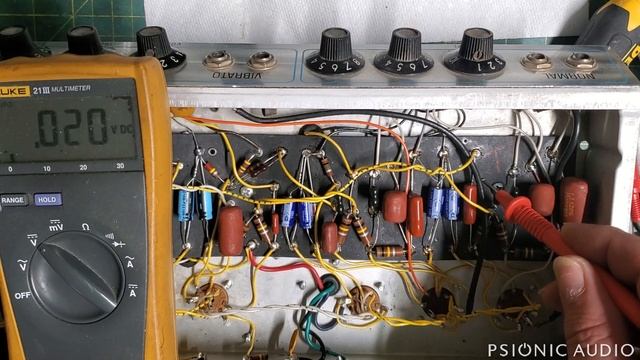 Making the '69 Fender Deluxe Reverb as Good as Possible смотреть онлайн