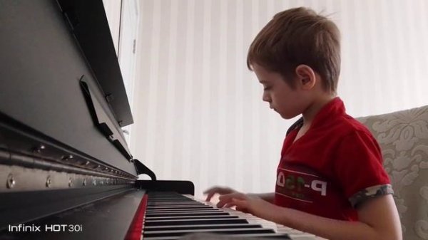 Rush e на пианино