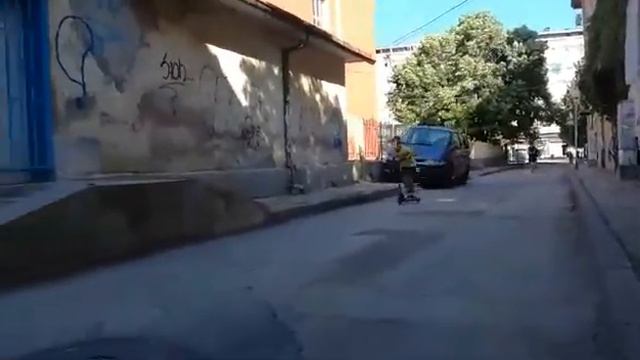Scooter trick- Niksa BG смотреть онлайн