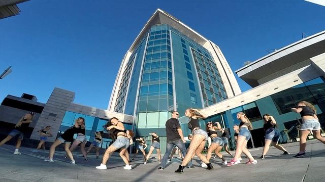 J.Balvin & Willy William | Mi Gente | International Reggaeton Flashmob | Kharkov смотреть онлайн