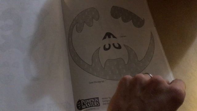 Как празднуют Хэллоуин в Америке! Как мы вырезали тыквы в первый раз в жизни. смотреть онлайн