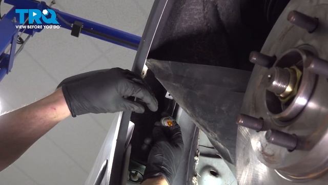 How to Replace Side Fender Directional Bulb 2010-2013 Ford Transit Connect смотреть онлайн