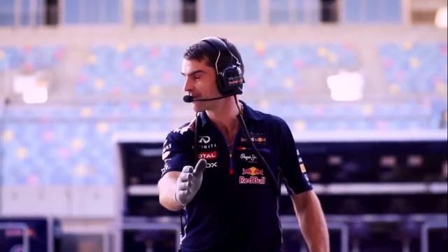 CASIO EDIFICE × Infiniti Red Bull Racing Limited Edition 2014 EQB 500RBK and ERA 300RB смотреть онлайн