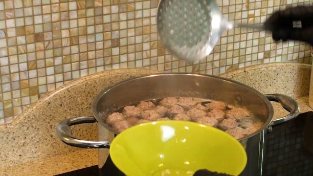 Суп с фрикадельками. Готовиться очень быстро и очень вкусно. Как приготовить фрикадельки. смотреть онлайн