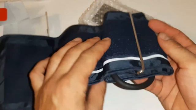 Unboxing Esperanza ECB002 Blood Pressure Monitor