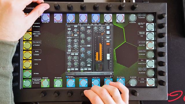 A new experience with the bx_console E смотреть онлайн